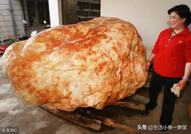 云南深山现11吨黄龙玉原石，有人出5000万够买被拒，主人坐等升值