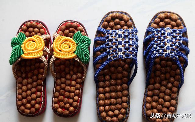 山西52岁农民，自己研发野桃核拖鞋，在家中销售，年赚30万
